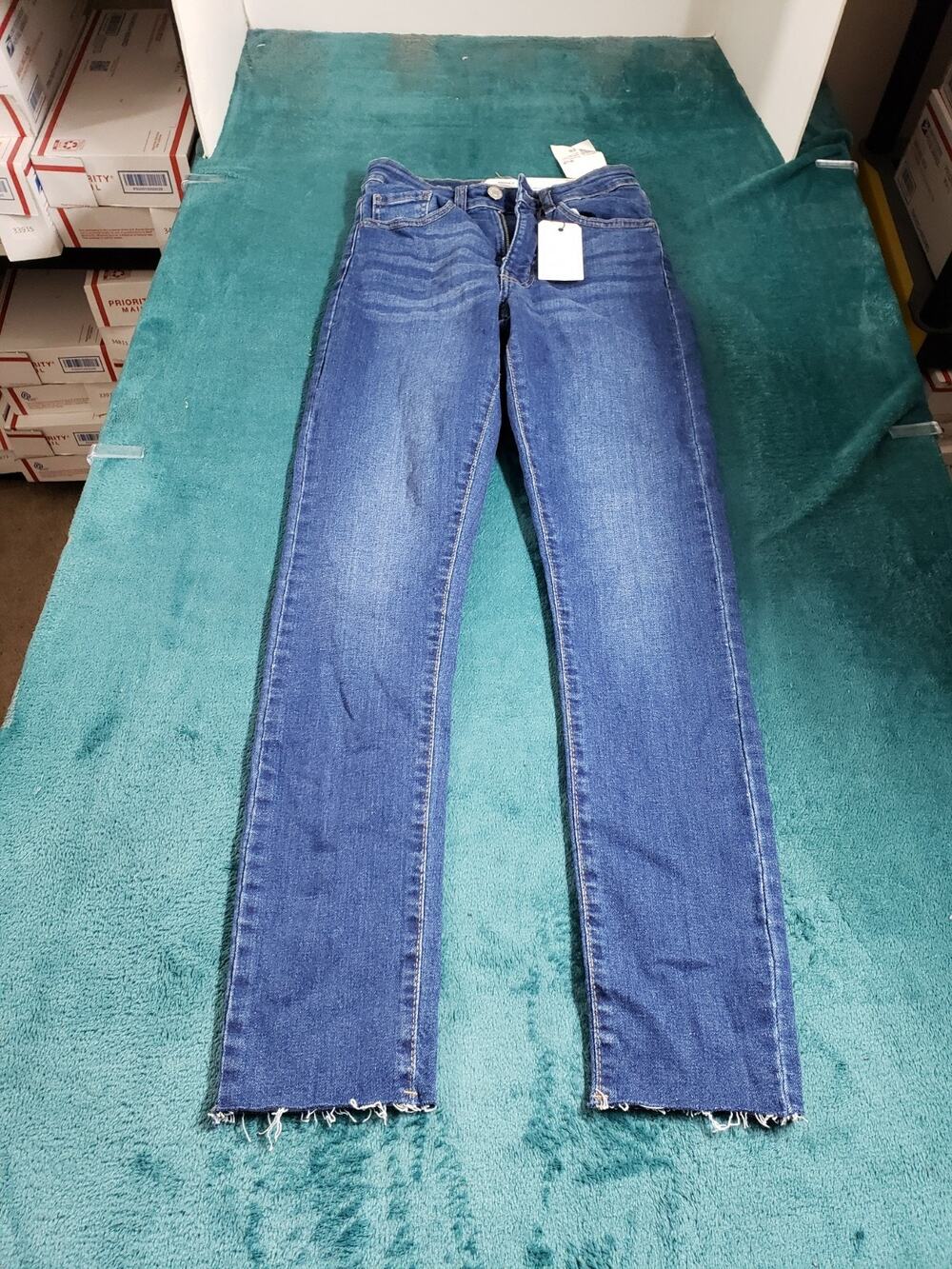 Forever 21 Jeans Size 25 Womens Blue Pants Denim Fray Hem High Rise Mom NWT